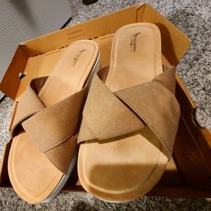 Koolaburra by UGG Women's Carenza Flat Sandal, Amphora US 10